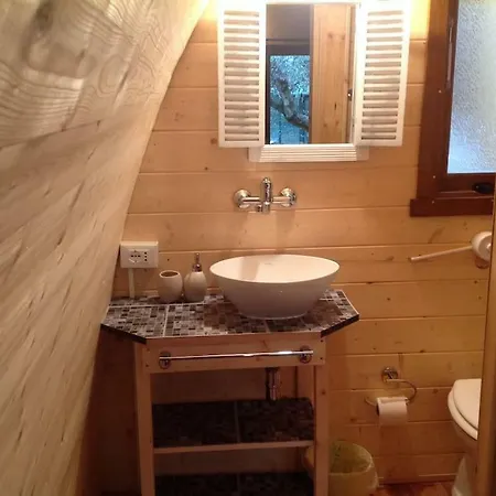 Igloo Mobil Bed & Breakfast *